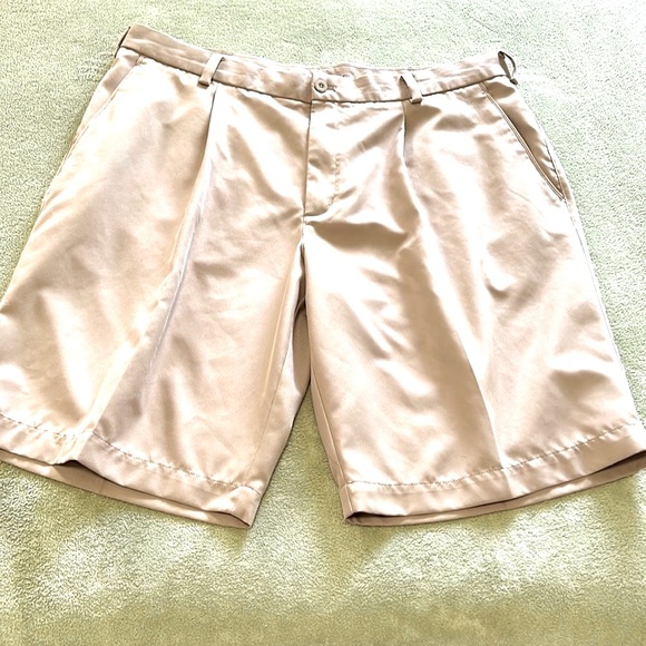 Nike Golf shorts - Picture 4 of 5